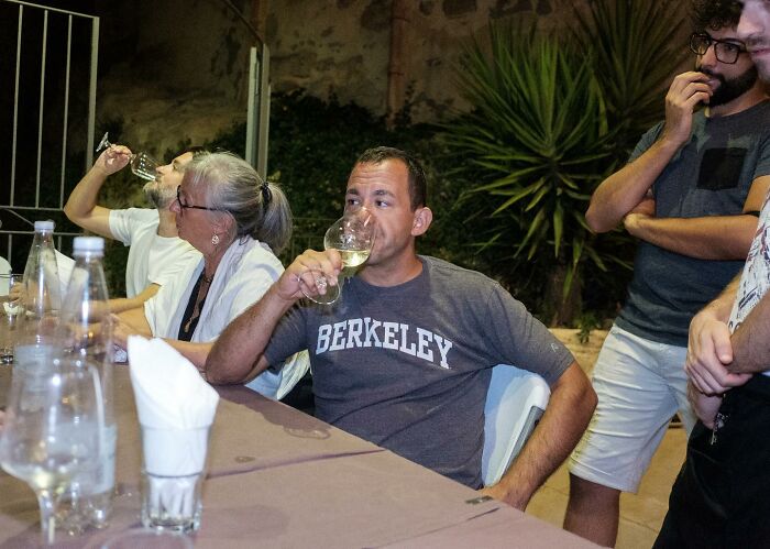 ‘Not A Wedding Photographer’ Captures The Chaos Of People’s Special Day (93 New Pics)