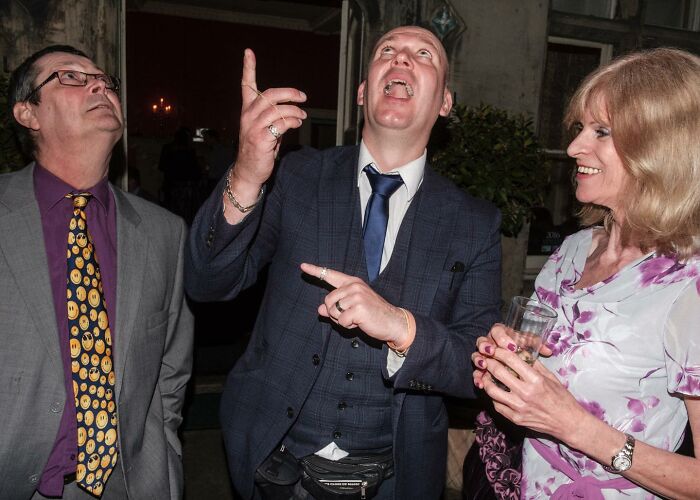 ‘Not A Wedding Photographer’ Captures The Chaos Of People’s Special Day (93 New Pics)