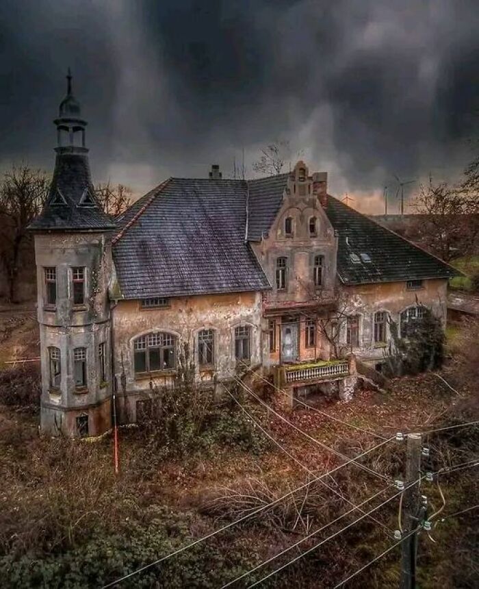 A Stunning Abandoned Mansion