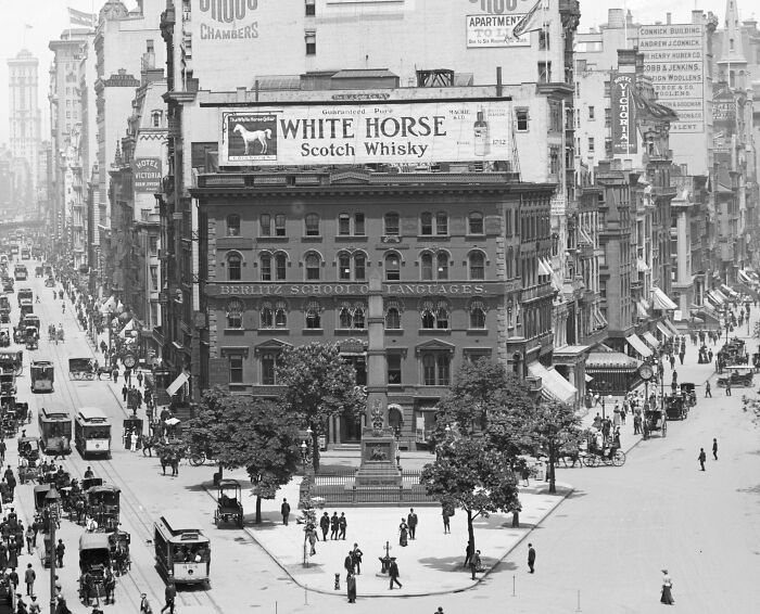 Broadway And Fifth Ave, New York City 1905