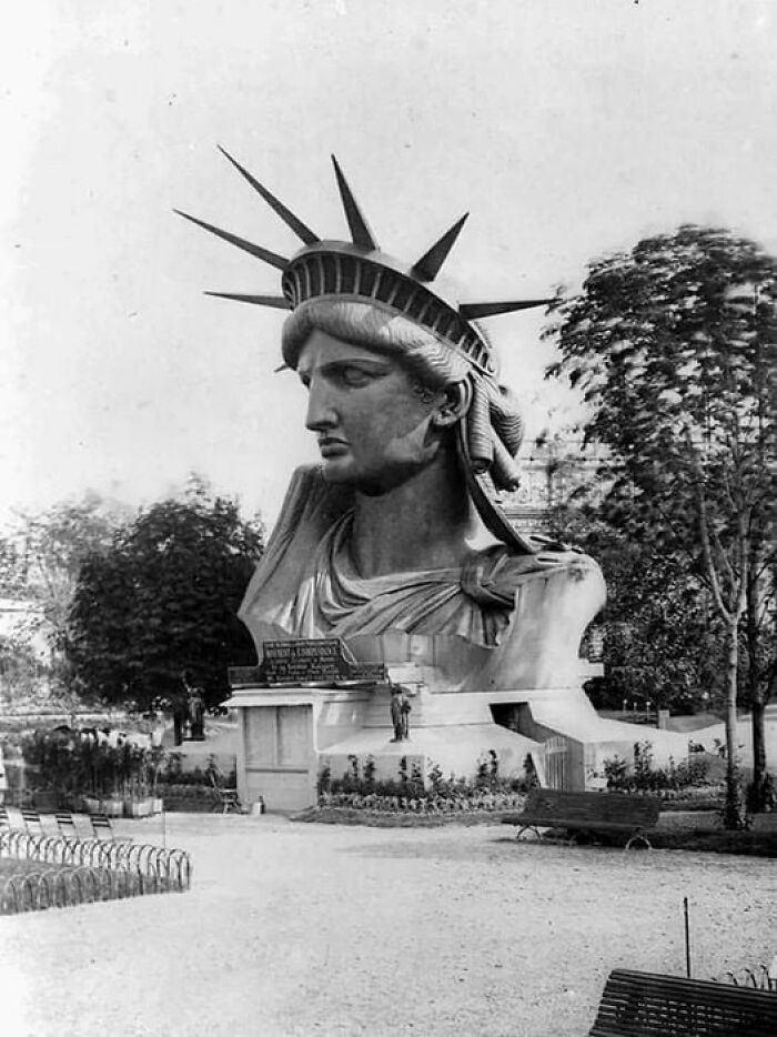 La llegada de la Estatua de la Libertad el 17 de junio de 1885. La Estatua de la Libertad fue un regalo de amistad del pueblo francés al pueblo estadounidense