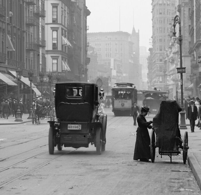 Broadway And Hotel Victoria, New York City Ca.1905