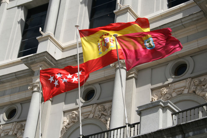 Bridal Stylist Fires Friendly Shots And Says Her Goodbyes In Spanish After Client’s Mom Trash-Talked Her Throughout The Entire Appointment Bridal Stylist Fires Friendly Shots And Says Her Goodbyes In Spanish After Client’s Mom Trash-Talked Her Throughout The Entire Appointment