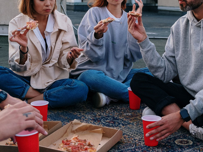 Woman Makes Her Friend Leave Her Service Dog In The Backyard, Is Upset Everyone Hates Her For It After The Woman Gets A Concussion From A Seizure Woman Makes Her Friend Leave Her Service Dog In The Backyard, Is Upset Everyone Hates Her For It After The Woman Gets A Concussion From A Seizure