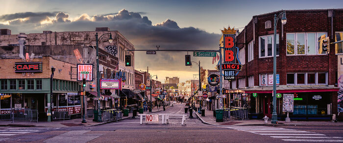Beale Street: Memphis, USA