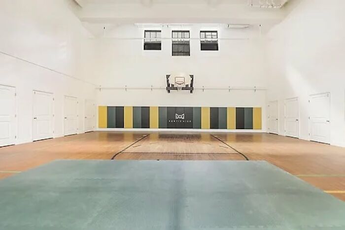 It Took 3 Years To Turn An Abandoned 1929 School Building Into This 31-Apartment Residential House It Took 3 Years To Turn An Abandoned 1929 School Building Into This 31-Apartment Residential House