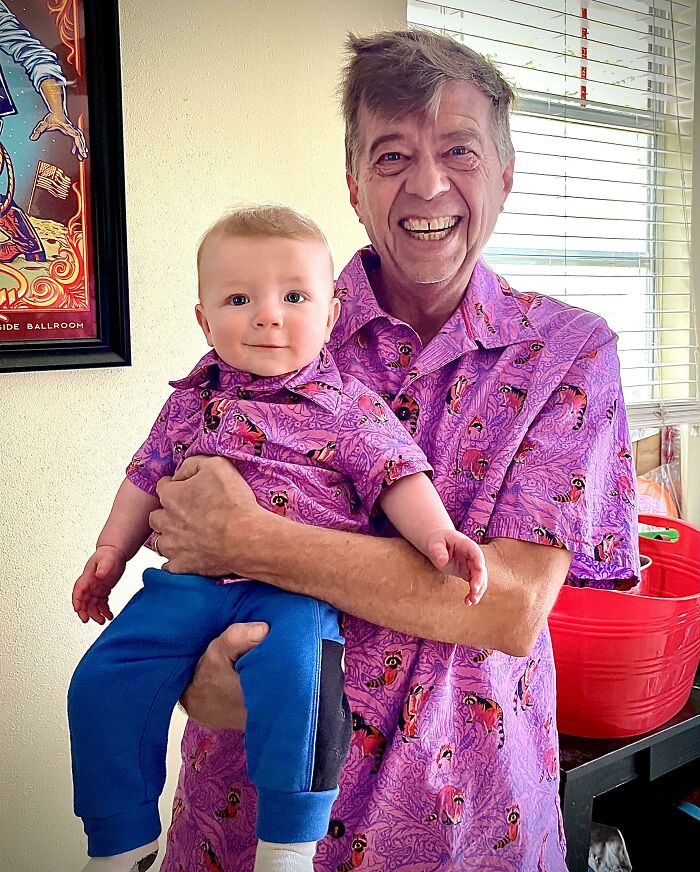 Hice camisas a juego para mi nieto y para mí