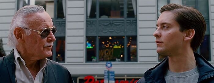 Stan Lee talking with Peter Parker in Spiderman movie