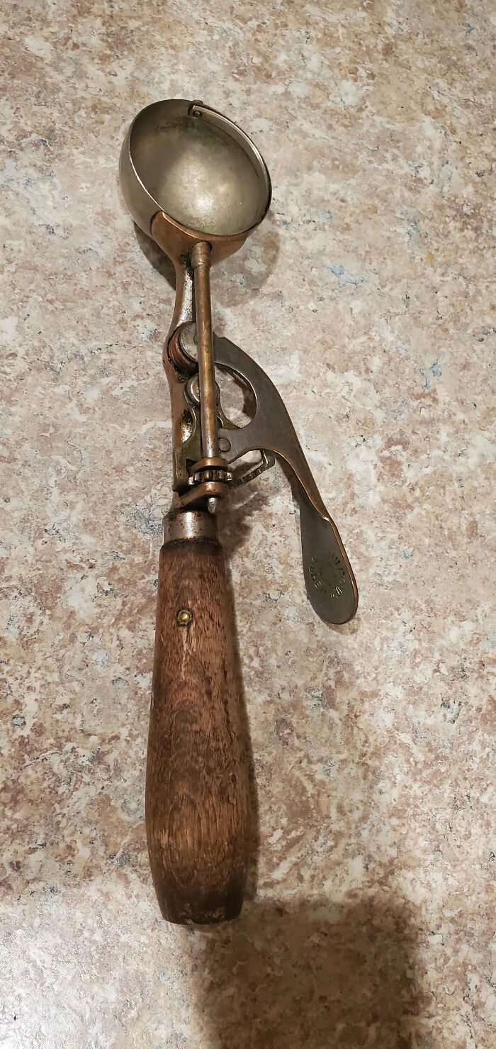Philcone "Disher" Ice Cream Scoop- Still Used And Works Perfectly