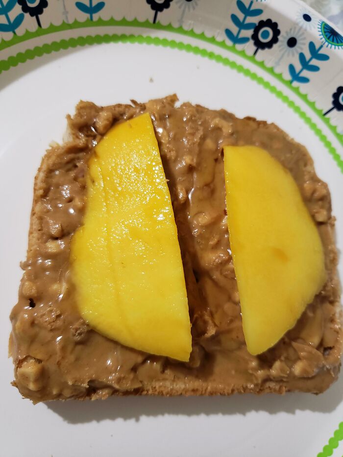 Mango with peanut butter