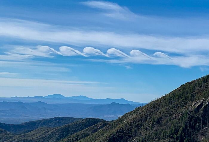 Esta nube con forma de tirabuzón que vi ayer (mientras hacía senderismo en Arizona) 