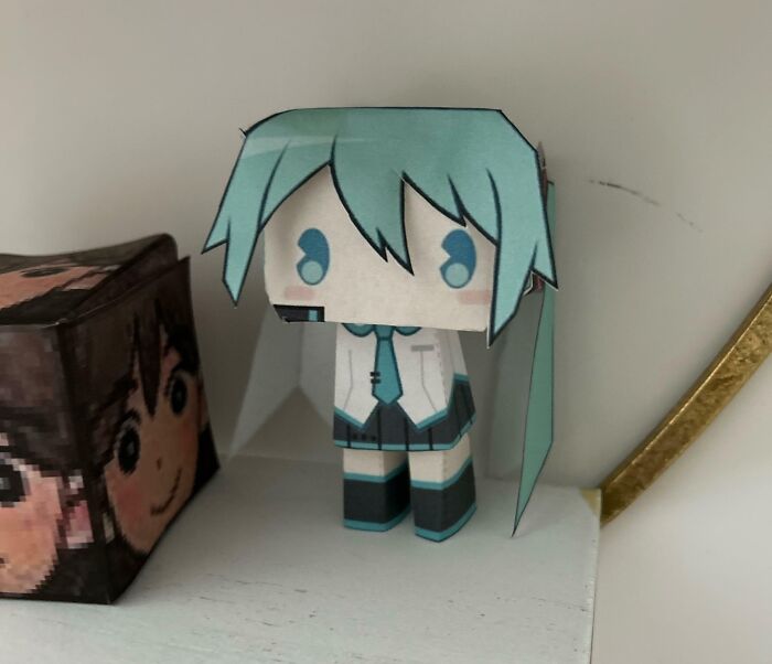 Paper Hatsune Miku, But I’m Bad At Paper Crafts And Also She Has Lost Arm Privileges