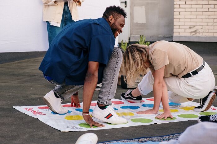 Play Twister 
