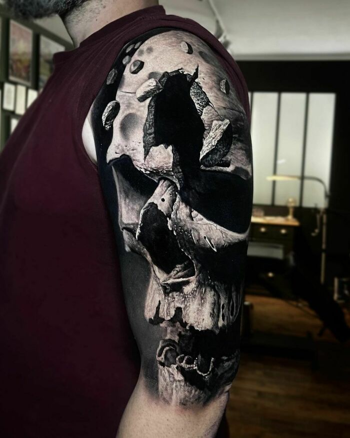 Breaking Skull Tattoo