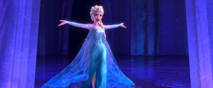 Elsa wearing blue dress 