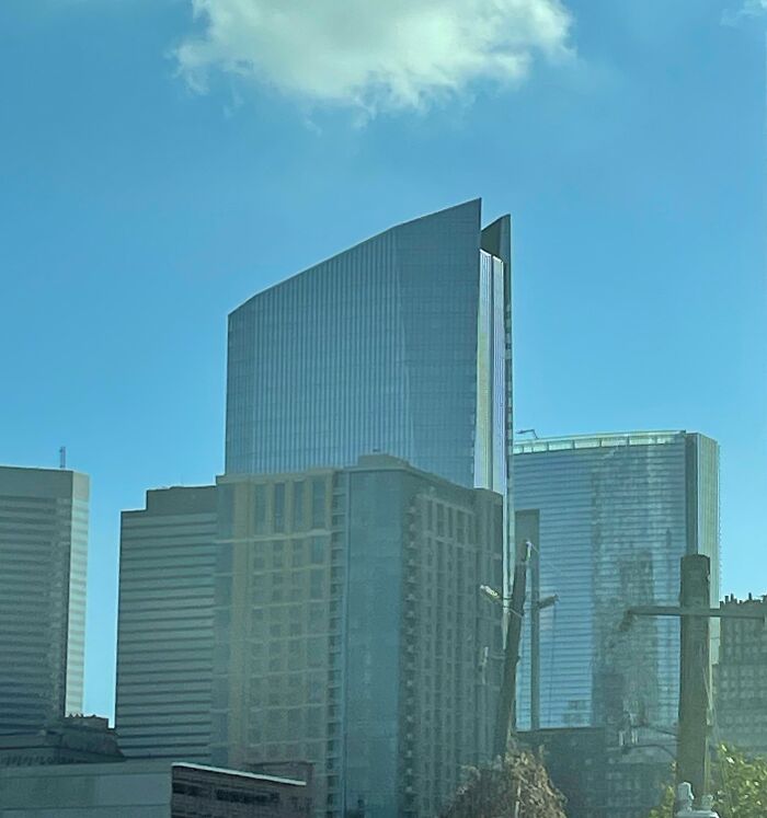 This Skyscraper In Houston Looks Like A PS5