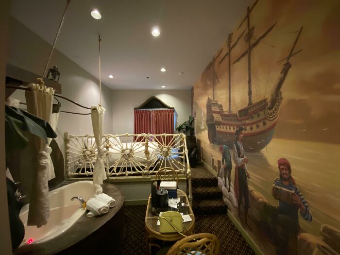 My Wife Recently Booked Us A Pirate Room To Celebrate Our Anniversary… Let’s Hear Those One Liners