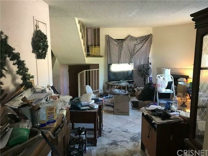 I Imagine The Agent Trying To Work With The Seller And Finally Just Saying, "Fine, Whatever"