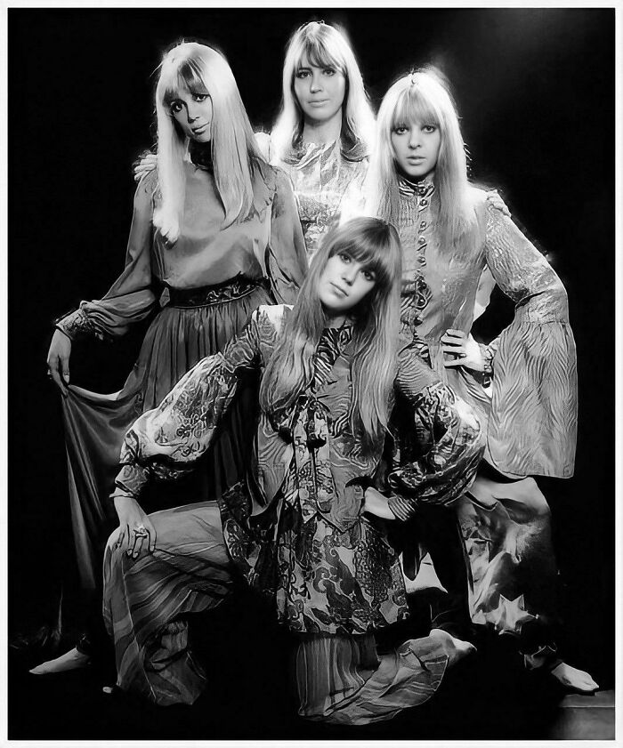 Pattie Boyd, Cynthia Lennon, Maureen Starkey & Jenny Boyd Posed For A Photoshoot To Announce The Opening Of Apple Boutique (1967)