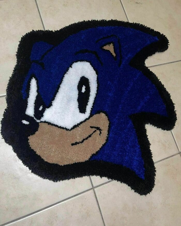 Sonic head rug