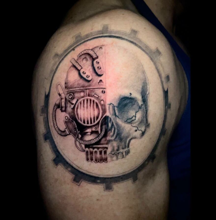 Cog mechanicus skull tattoo