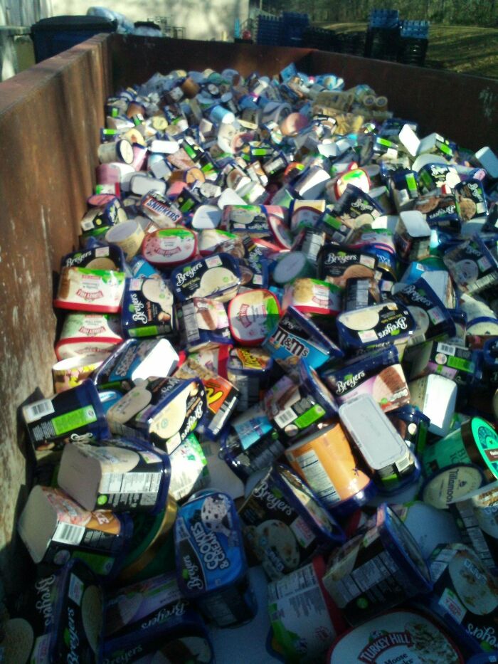 It's A Christmas Miracle! The Store's Entire Stock Of Ice Cream Was Tossed