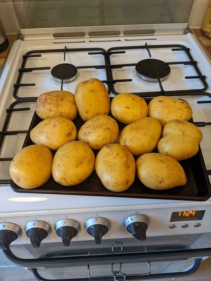 Little Time And Energy Saver, Bake Potatoes For 1hr 20 Then Freeze Them. They Are Ready In 5 Minutes In The Microwave For Fast Lunches :-) I've Tested It And It Works Really Well, They Taste Great!
