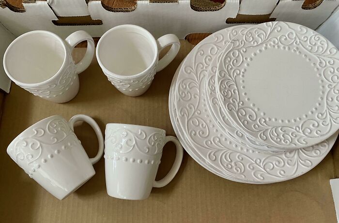 Found These Pretty Plates And Mugs Sitting By The Trash Collection Area!