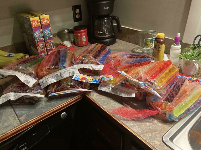 10¢ Worth Of Freezey Pops From Dollar General Summer Clearance