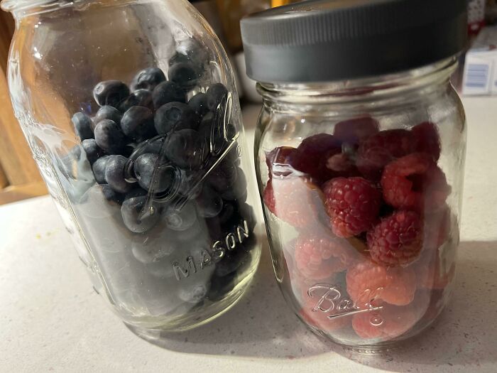 I Don’t Know Who Needs To Hear This But Mason Jars Will Perfectly Preserve Your Berries For Several Weeks