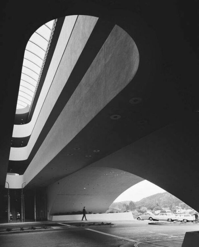 Marin County Civic Center, Frank Lloyd Wright, 1960