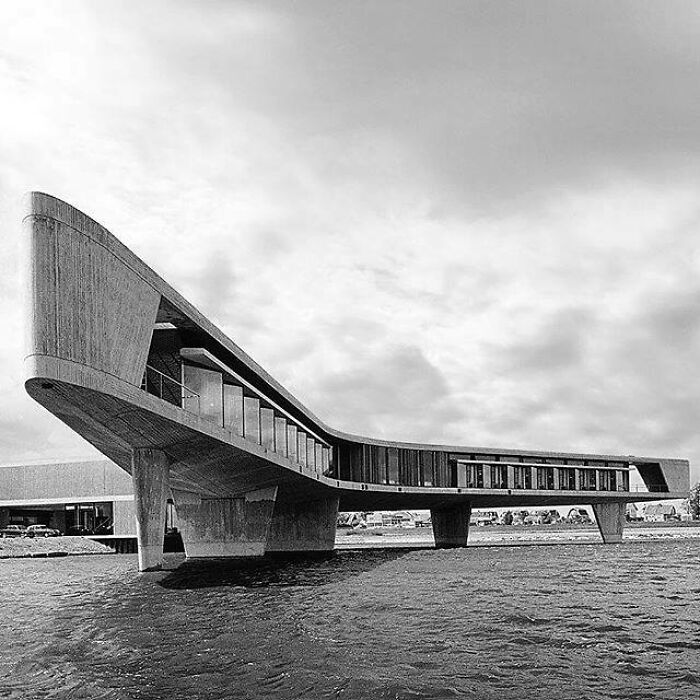 The Boomerang, Office Building For Johnson Wax, 1960, Mijdrecht, Netherlands. Architecture: Huig Aart Maaskant (H.a. Maaskant). Photo: Jan Versnel