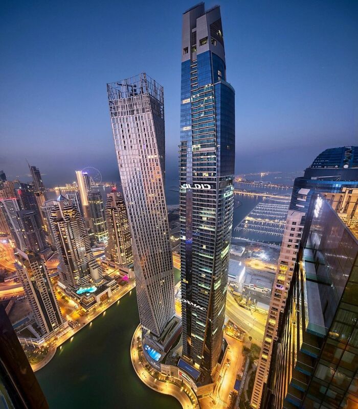  Picture of Damac Heights near other buildings