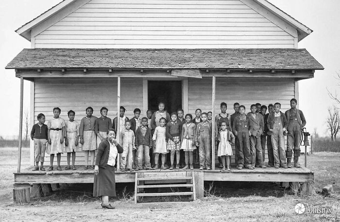 28 alumnos de una escuela de una sola aula en La Forge Farms. Missouri, enero de 1939