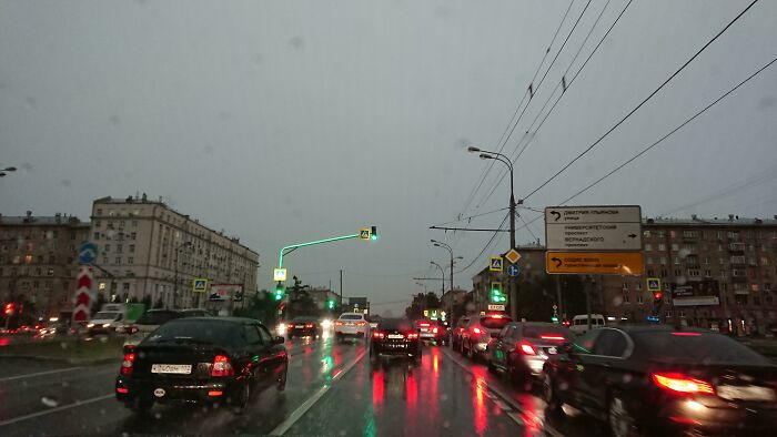 This Pole Matching The Traffic Light