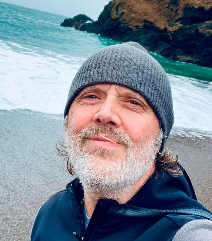 Selfie of Lars Ulrich near the ocean
