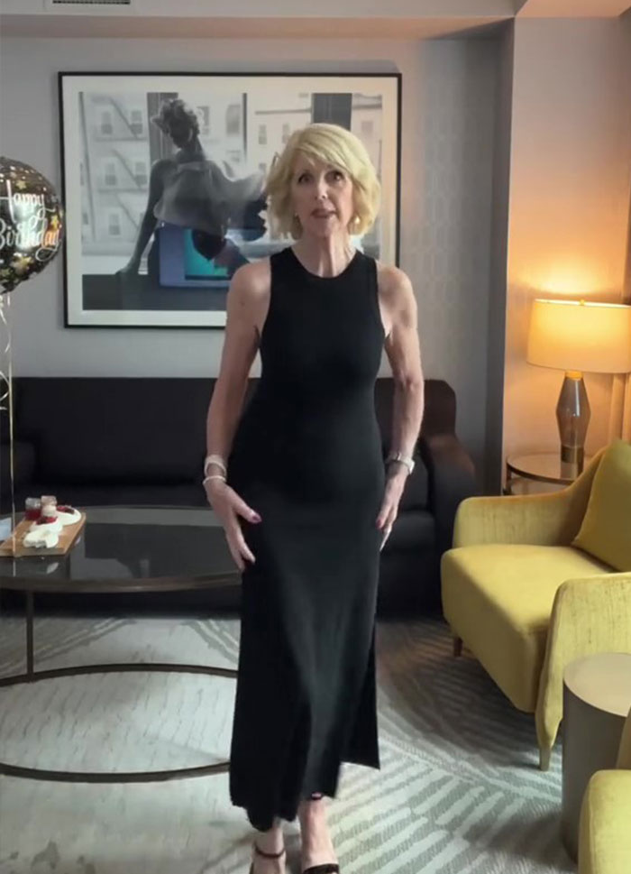 'You're 60. You shouldn't wear that': 76-year-old woman applauds critics, her reaction is inspiring