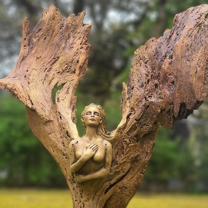 Artist Uses Driftwood To Create Stunning Sculptures (New Pics)