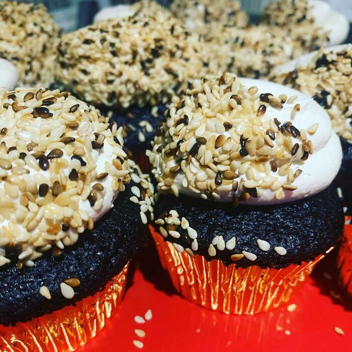 Chocolate cupcakes with sprinkled sesame seeds