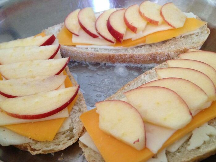 Sandwich with apple and cheese