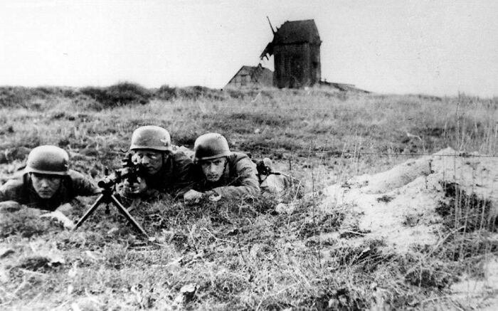 German Parachute Troops Man A Machine Gun Post In The Netherlands On June 2, 1940. This Photo Came From A Camera Found On German Parachute Troops Who Were Taken Prisoner