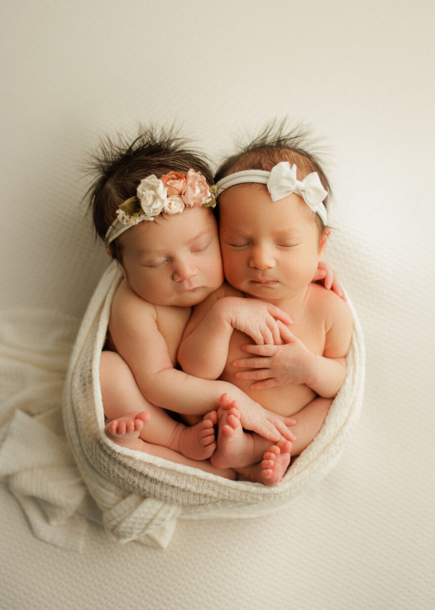I Photographed Newborn Twins (10 Pics)