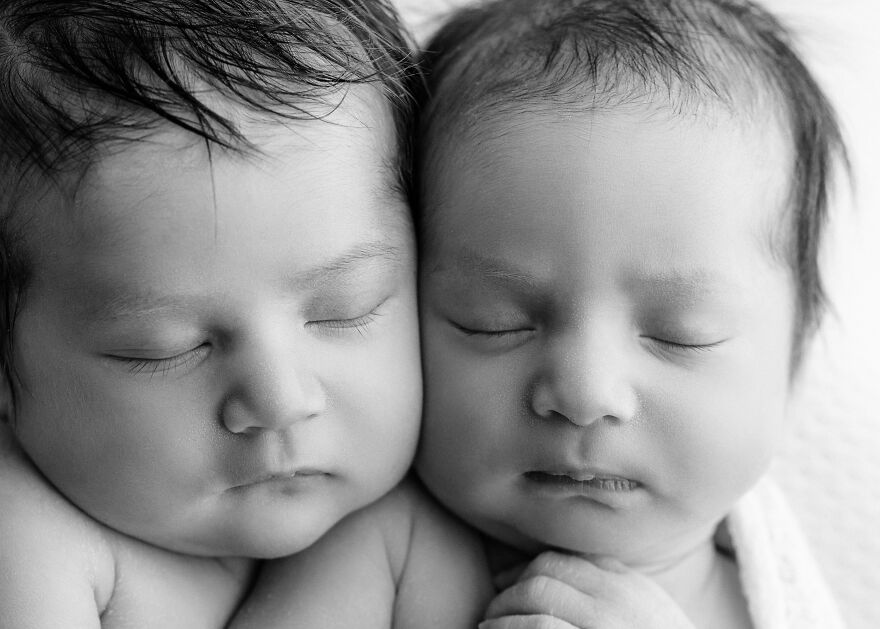 I Photographed Newborn Twins (10 Pics)
