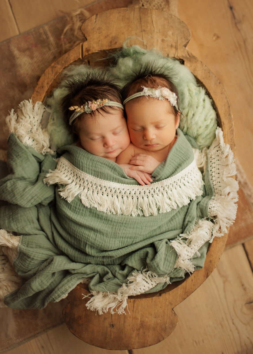 I Photographed Newborn Twins (10 Pics)