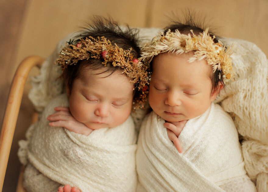 I Photographed Newborn Twins (10 Pics)