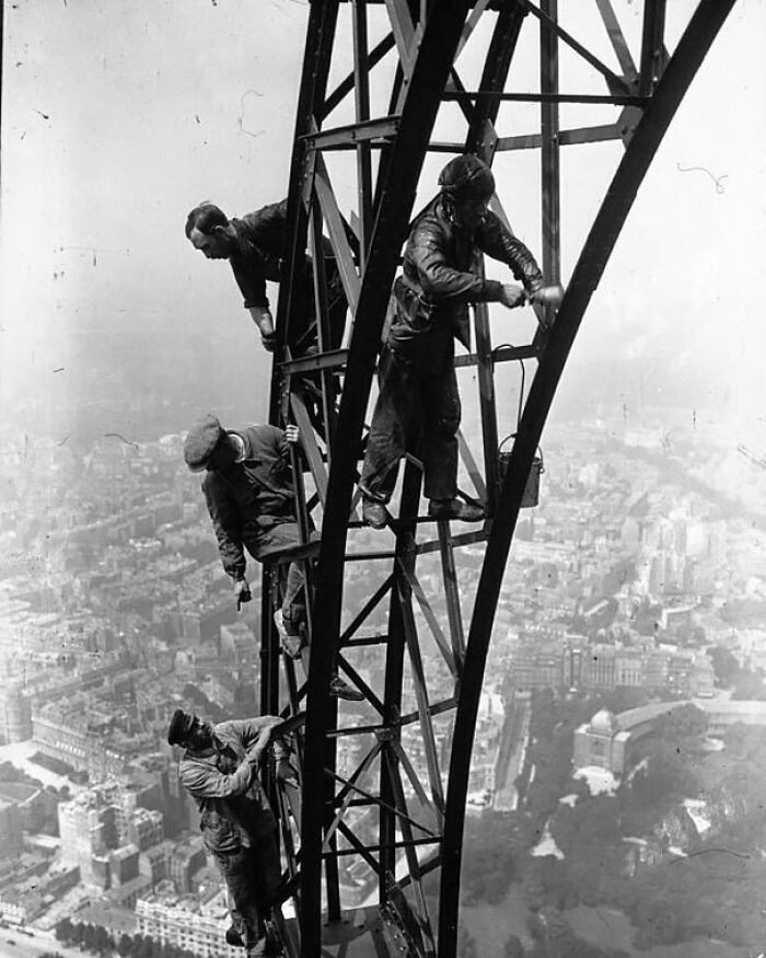 Pintando la Torre Eiffel en 1932