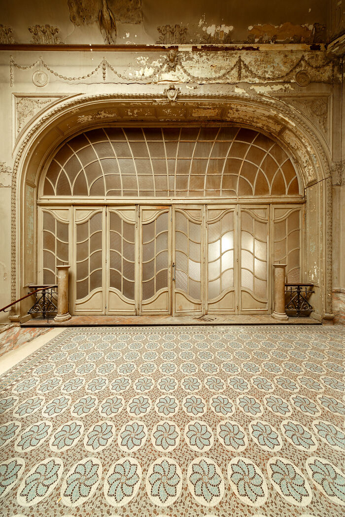 Aegidium: The Most Beautiful Former Ballroom In Belgium That I Visited (8 Pics)