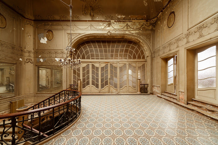 Aegidium: The Most Beautiful Former Ballroom In Belgium That I Visited (8 Pics)
