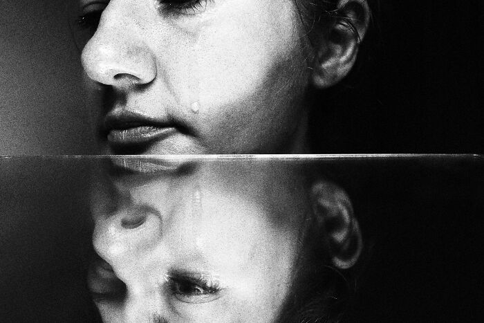 Artist Explores Image Distortions In The Face Of Her Emotions (7 Pics)