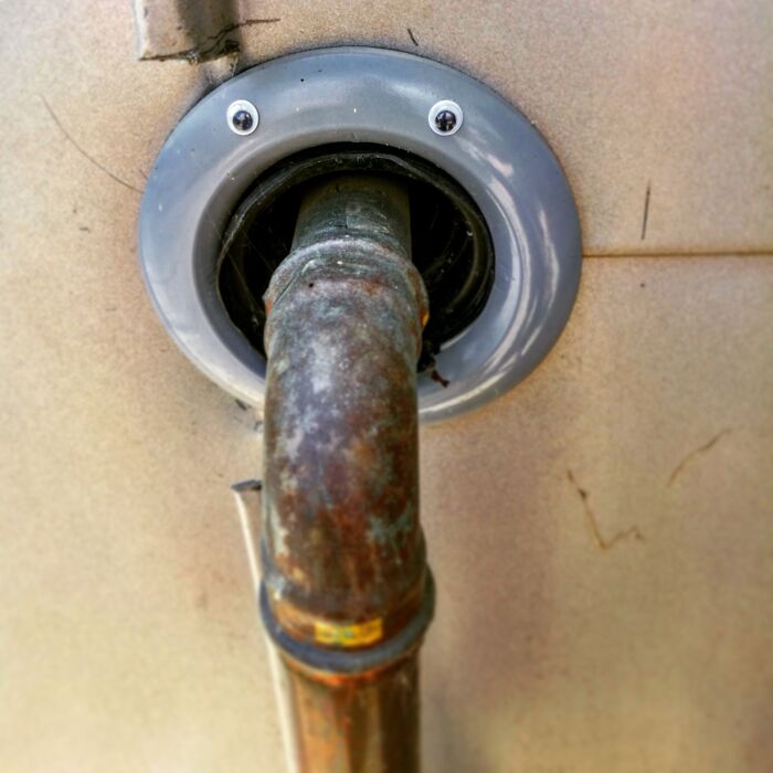 Good Morning, I'm Józsi From Szeged, Hungary. I Don't Drink Water. Have You Seen The Way It Rusts Pipes?
